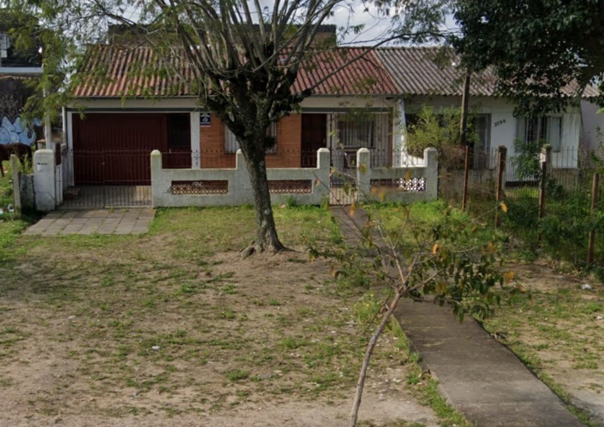 Casa à venda com 3 quartos, 100m² - Foto 2